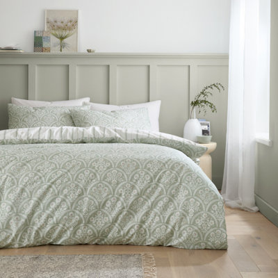 Bianca Fine Linens Scallop Floral 200 Thread Count Cotton Percale Reversible Double Duvet Cover Set with Pillowcases Green