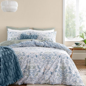 Bianca Hedgerow Hopper Floral 200 Thread Count Cotton Reversible King Duvet Cover Set with Pillowcases Blue