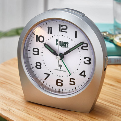 Big Digit Radio Controlled Analogue Alarm Clock Silver, Self Adjusts, Large Clear Numbers H11cm