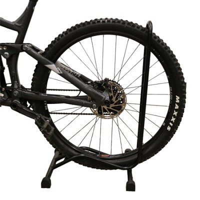 Wheel stand clearance bike