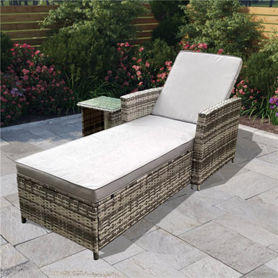 Light grey best sale rattan sun lounger