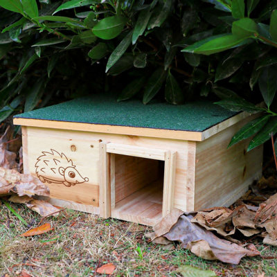 Bingopaw 38CM Raised Wooden Hedgehog House Animal Hibernation Shelter House with Green Roof