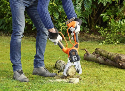 Black and Decker GK1000 Cordless Alligator Chainsaw Lopper Extra ...