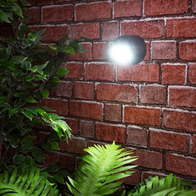Black Battery Powered PIR Motion Sensor LED Security Light - 85 Lumen Outdoor Garden Wall Mounted Lighting - H9 x W9 x D9cm