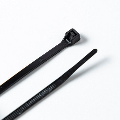 Black Cable Ties 3.6mm x 300mm (pack of 100) | DIY at B&Q