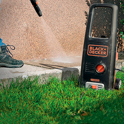 Black & Decker 1,500 PSI Electric Pressure Washer PW1500