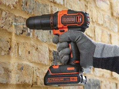 Black & decker 18v cordless hammer drill with battery and case hot sale