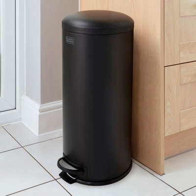 BLACK DECKER 61139 30L Matt Black Dome Shaped Pedal Bin With Soft