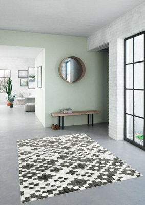 BLACK/GREY FRACTALS Vintage Geometric Check Pattern Area Rug