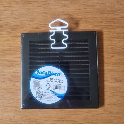 Black Louvred Wall Vent Grille with Flyscreen and Screw Covers, 150 x 150 mm, Air Ventilation Duct Cover with Flat Back