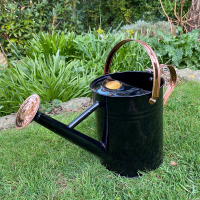 その他 SRL / P-WATERING CAN - BLACK 2 gal. Black Plastic Watering Can L0GC64VD1L - The Home Depot