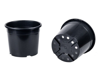 black-plastic-plant-pot-flower