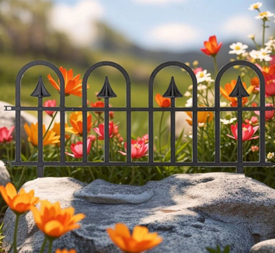 Black Scallop Border Edging Fence Interconnecting Flexible Plastic Fencing 60cm