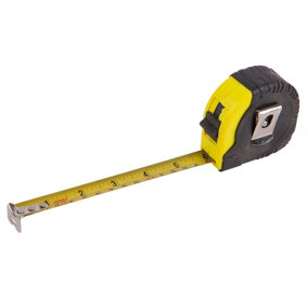 Blackspur - Retractable Tape Measure with Cover - 5m x 18mm - Yellow
