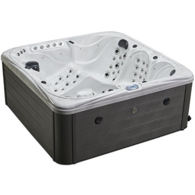 Blue Whale Spa - Crescent Haven - 1 Lounger and 5 seat hot tub