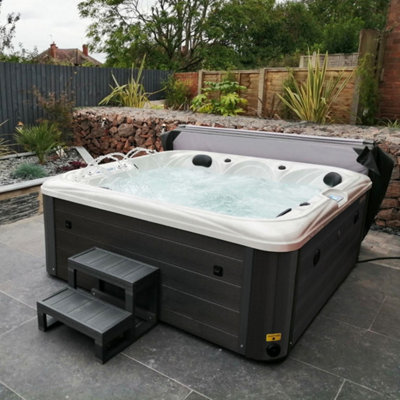Blue Whale Spa - Forest Haven - 2 Lounger and 3 seat hot tub