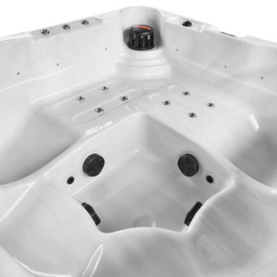 Blue Whale Spa - Hidden Haven - 2 Lounger and 3 seat hot tub
