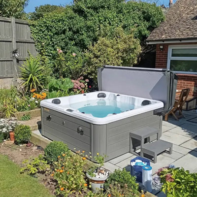 Blue Whale Spa - Hidden Haven - 2 Lounger and 3 seat hot tub