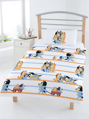 Bluey Family 4 in 1 Junior Bedding Bundle Set (Duvet, Pillow and Covers)