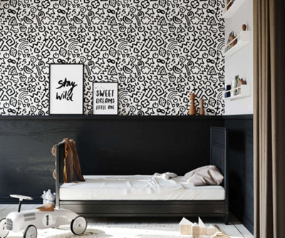 Bobbi Beck eco-friendly White childrens doodle motif wallpaper