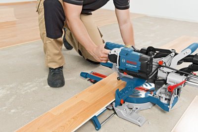 Bosch GCM 8 SDE Professional Sliding Mitre Saw 216mm, 1600W, 240V - 0601B19270 - Perfect for DIY and trade