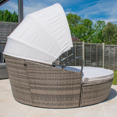 BPS Deluxe Rattan Sun bed with Sun Shade