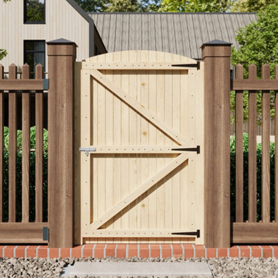 Breeins Sturdy Arch Top Pedestrian Gate with Durable Latch for Garden ...