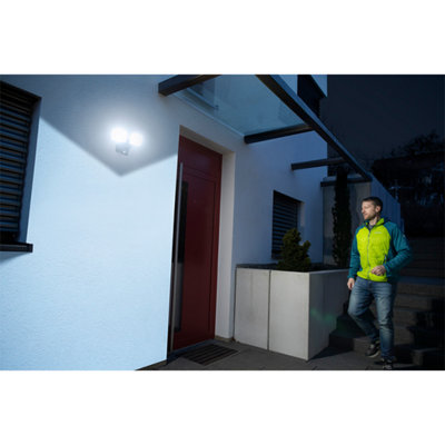 Smart outdoor security store light