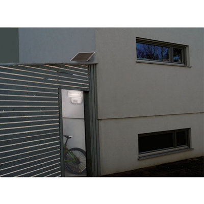 Brennenstuhl Solar-Powered Floodlight Light Security Light With PIR Motion Sensor