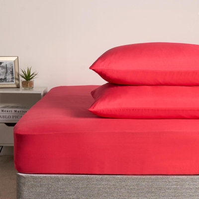 Brentfords 2 x Pack of Housewife Pair Pillowcases Set, Red -  50 x 75cm