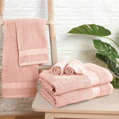 Blush best sale bathroom towels