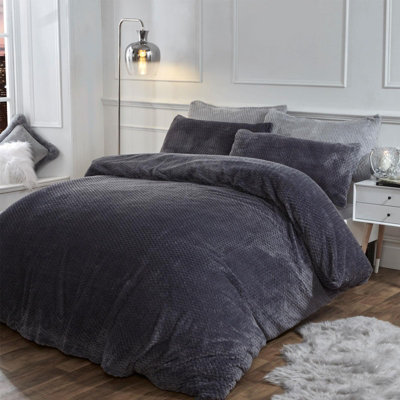 Brentford best sale fleece bedding