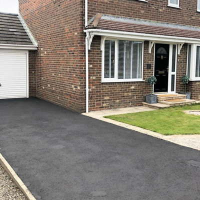 Britannia Paints Driveway Paint Dark Grey 20 Litres - Bring Tarmac & Concrete Back to Life - Ideal for Driveways & Car Parks