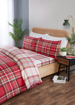 Cameron Checks Reversible Microfibre Fabric Complete Duvet Cover Set with Pillowcase and Fitted Sheet (Red)
