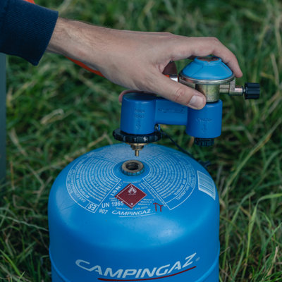 Campingaz Twin Connection Regulator Kit CV/R With Gas Hose and Clips - 7