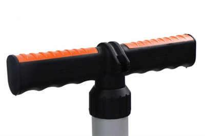 Bike pump with gauge clearance