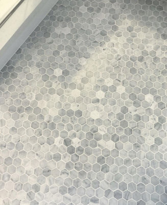 Carrara White Marble Hexagon Mosaic Tile 30.5 x 28.5cm - 3