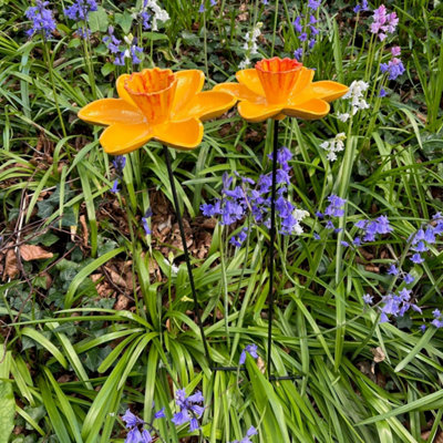 Cast Iron Daffodil Bird Feeder Flower Dish (Set of 2) DIY at B&Q