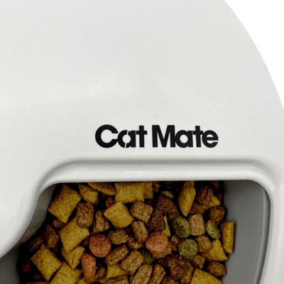 Cat Mate Five meal Automatic Pet Feeder with Digital Timer White C500 DIY at B Q