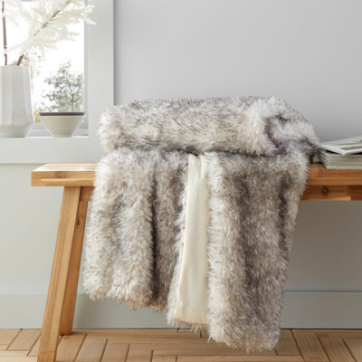 Catherine Lansfield Arctic Fox Cosy Faux Fur 130x170cm Blanket Throw Grey