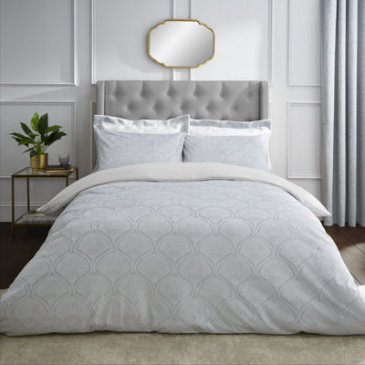 Catherine Lansfield Art Deco Pearl Embellished Double Duvet Cover Set with Pillowcases Silver Grey