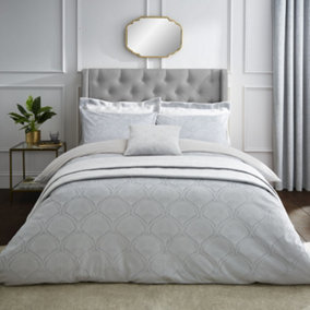 Catherine Lansfield Art Deco Pearl Embellished Super King Duvet Cover Set with Pillowcases Silver Grey