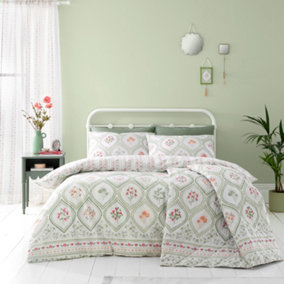 Catherine Lansfield Bedding Cameo Floral Double Reversible Duvet Cover Set with Pillowcases Natural