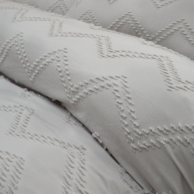 Catherine Lansfield Bedding Chevron Clipped Jacquard King Duvet Cover Set with Pillowcases Natural