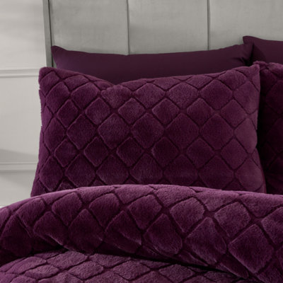 Catherine Lansfield Bedding Cosy Diamond Faux Fur Duvet Cover Set with Pillowcases Plum
