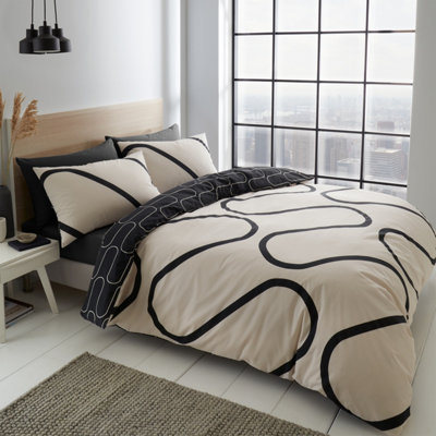 Catherine Lansfield Bedding Linear Curve Geometric Duvet Cover Set with Pillowcases Black