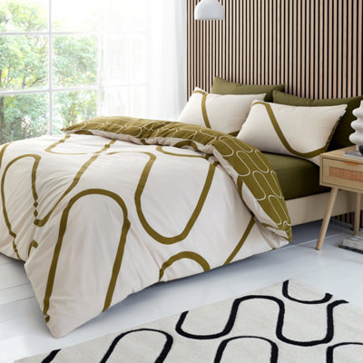 Catherine Lansfield Bedding Linear Curve Geometric Duvet Cover Set with Pillowcases Olive Green
