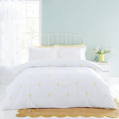 Catherine Lansfield Bedding Lorna Embroidered Daisy King Duvet Cover Set with Pillowcases White Yellow