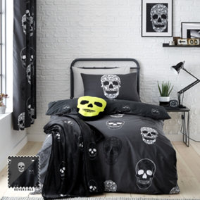 Catherine Lansfield Bedding Skulls Reversible Duvet Cover Set with Pillowcases Grey