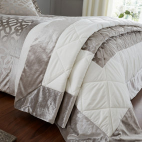 Catherine Lansfield Bedroom Lattice Cut Velvet Quilted 220x230cm Bedspread Natural